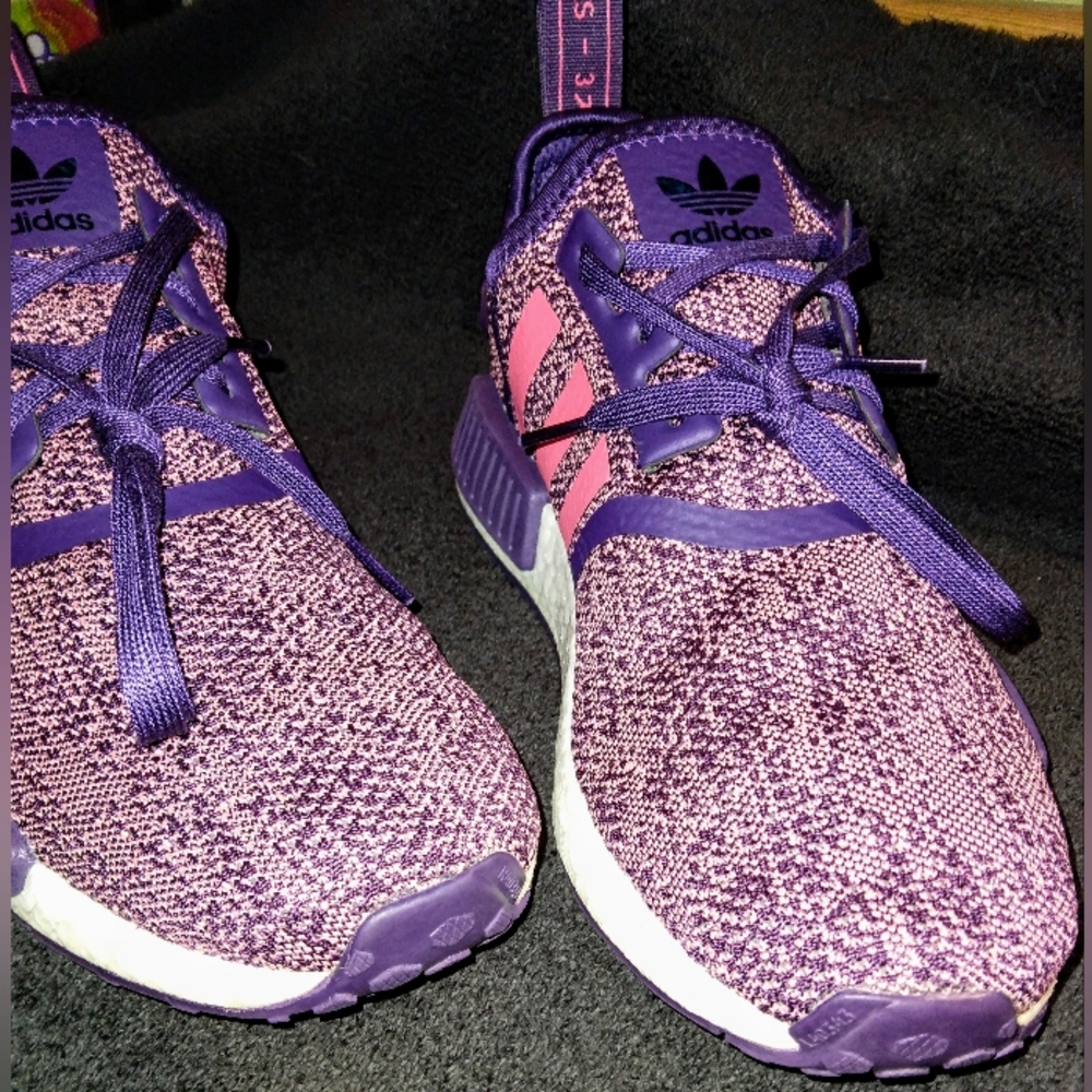 *Adidas* wmns (custom) "NMD_R1 J" 'Legend Purple Shock Red' circa 2018 !